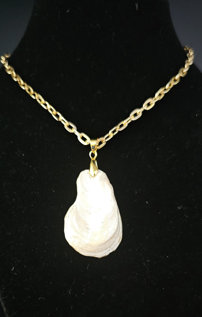 Oyster Shell Gold Link Necklace