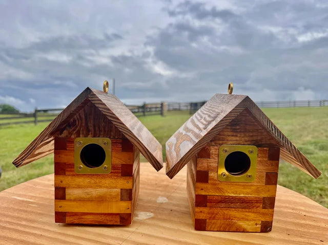 Log Cabin Birdhouse