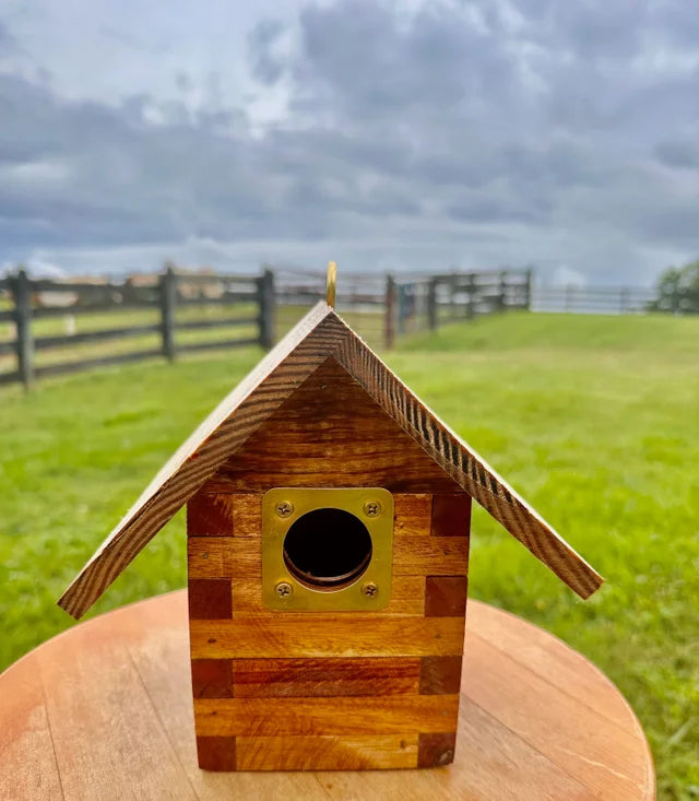 Log Cabin Birdhouse