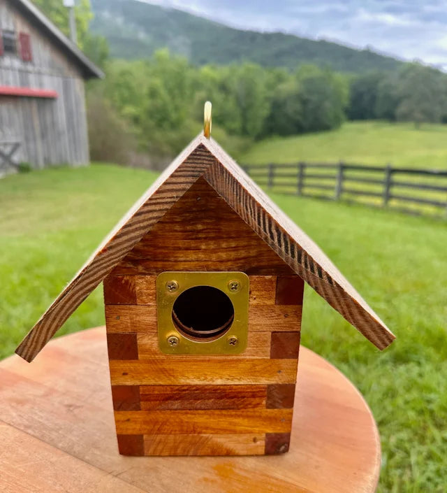 Log Cabin Birdhouse