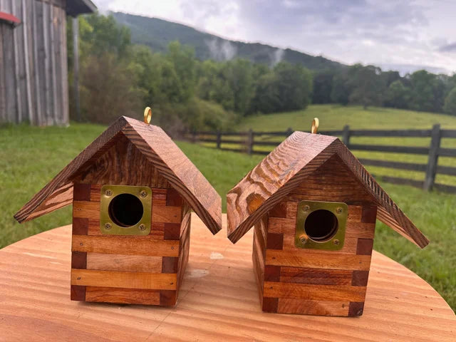 Log Cabin Birdhouse