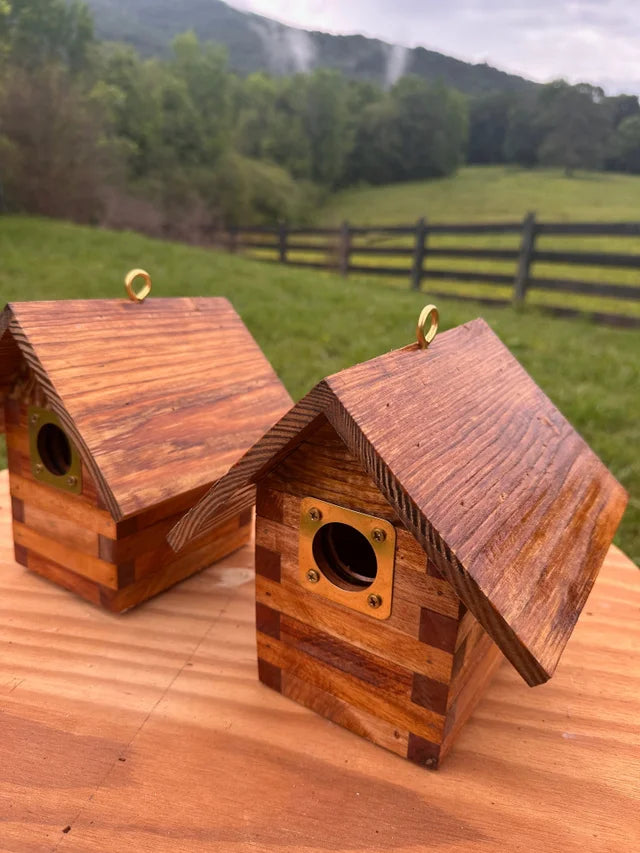 Log Cabin Birdhouse