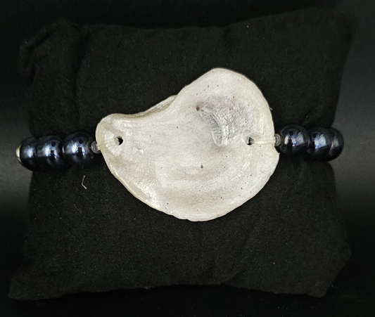 Oyster Shell Violet Glass Bracelet